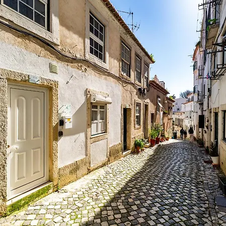Whome Alfama Retreat Steps From Santa Luzia Viewpoint * ליסבון